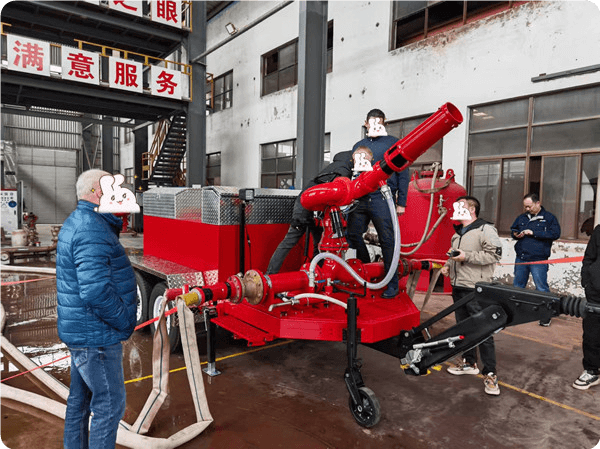 Nakumpleto na ang custom na fire foam monitor trailer sample.