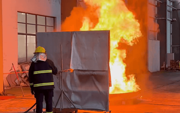 3% FFFP Foam Concentrate Oil Pan Fire Test: Napatay ang Sunog sa loob ng 1min 15sec 3% FFFP Foam Concentrate Oil Pan Fire Test: Napatay ang Sunog sa loob ng 1min 15sec